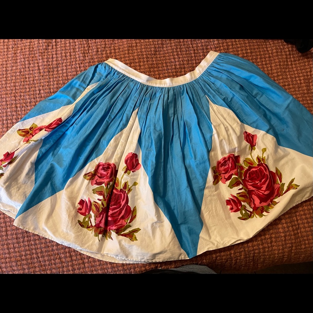 Pinup Girl Clothing - roses skirt